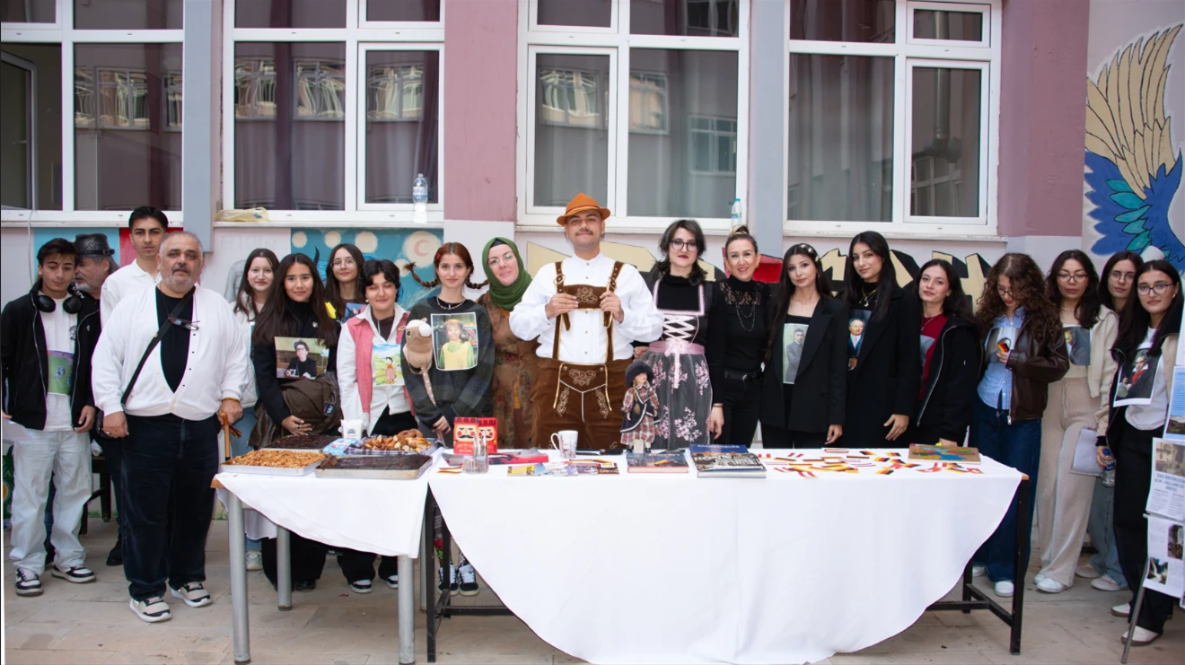 Selçuk Üniversitesinde 3. Dil ve Kültür Şenliği coşkusu